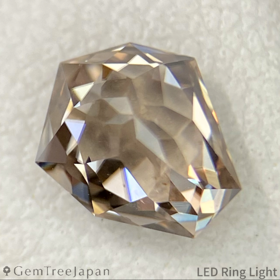 Brownish White Zircon 1.50ct / Tanzania