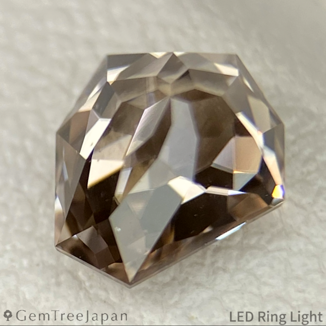 Brownish White Zircon 1.50ct / Tanzania