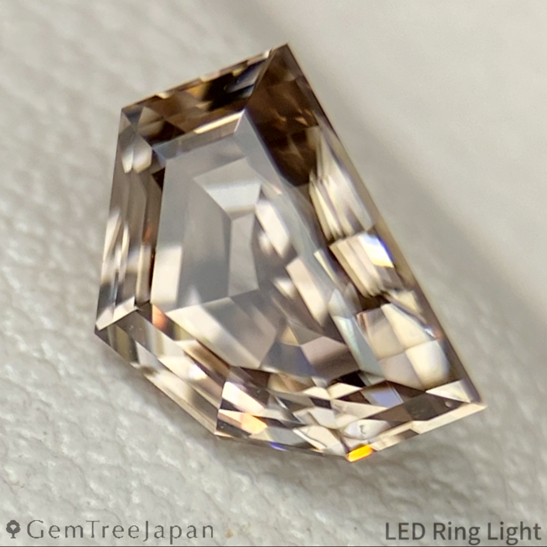 【Trial Price】Brownish White Zircon 1.13ct / Tanzania