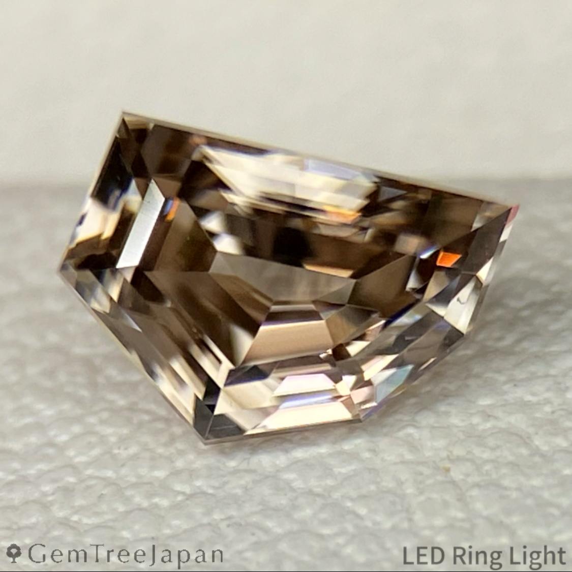 【Trial Price】Brownish White Zircon 1.13ct / Tanzania