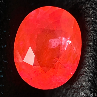 Un-Heat Padparadscha Sapphire 1.013ct / Vietnam
