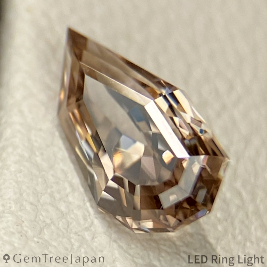 【Flame Frame】Brownish White Zircon 1.49ct / Tanzania
