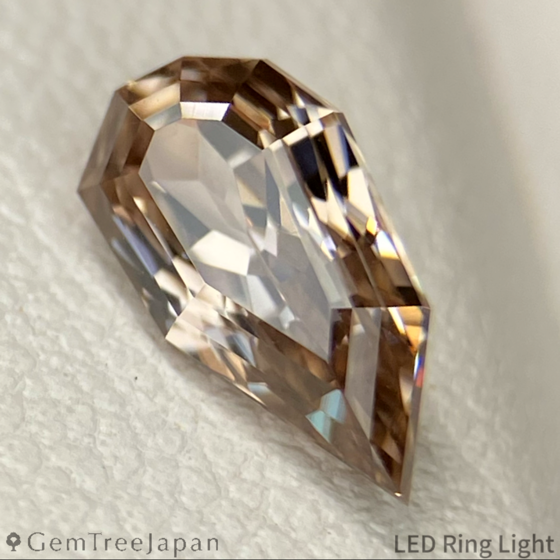 【Flame Frame】Brownish White Zircon 1.49ct / Tanzania