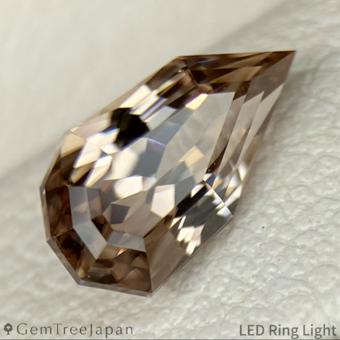 【Flame Frame】Brownish White Zircon 1.49ct / Tanzania