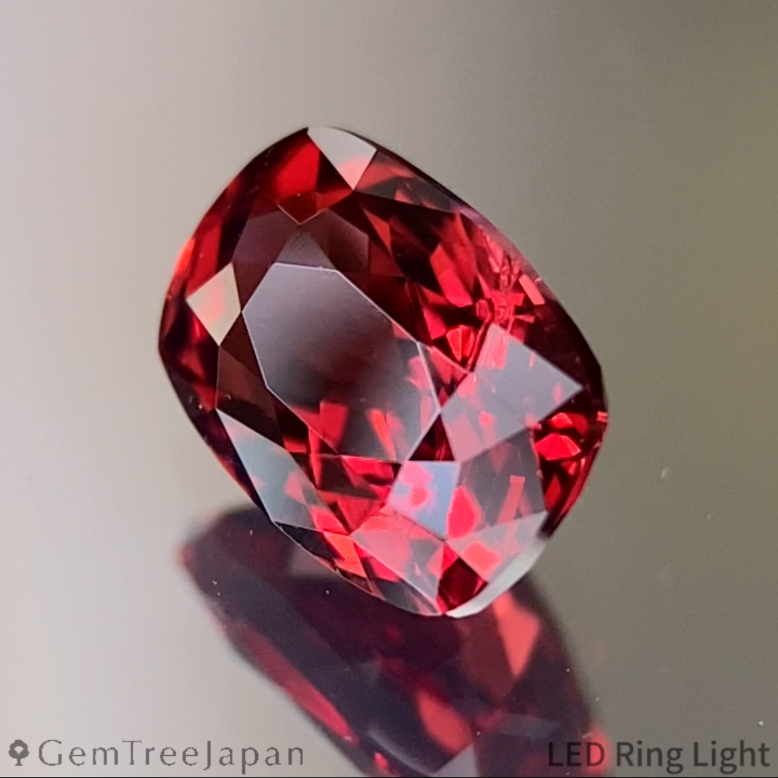 Orangy Red Spinel 0.858ct / Burma