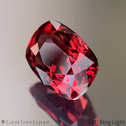 Orangy Red Spinel 0.858ct / Burma