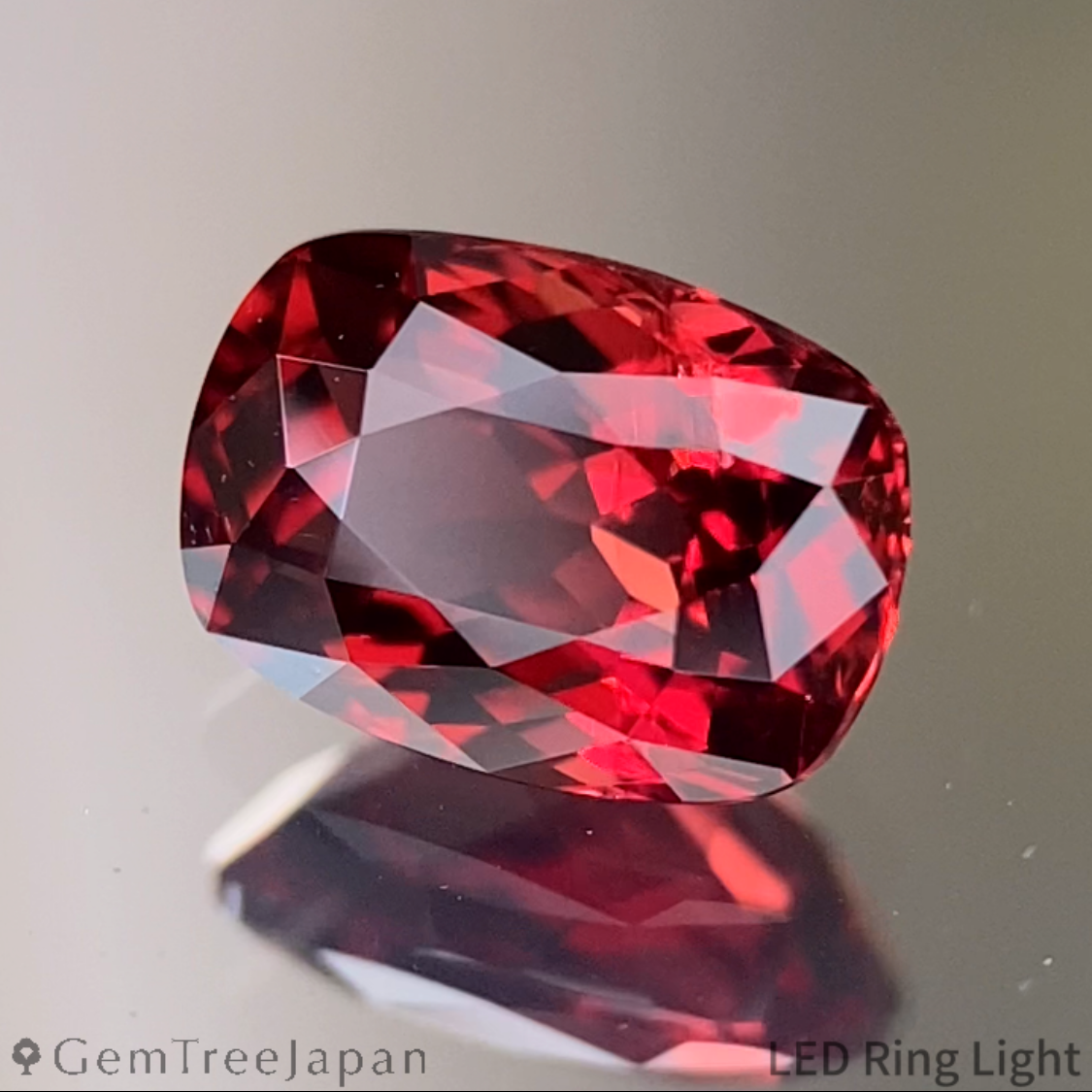 Orangy Red Spinel 0.858ct / Burma