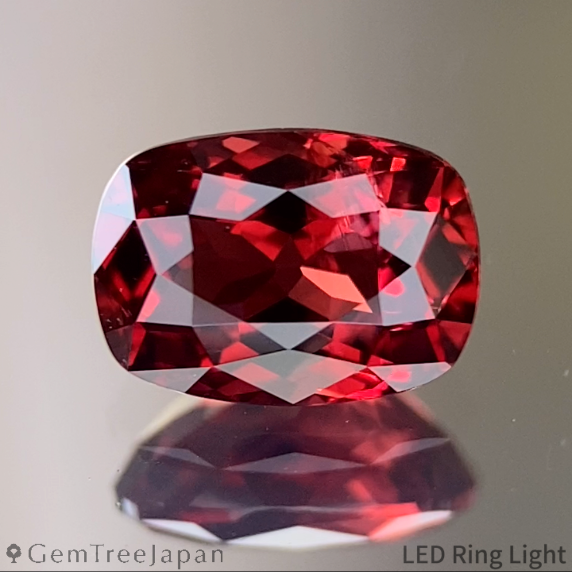 Orangy Red Spinel 0.858ct / Burma