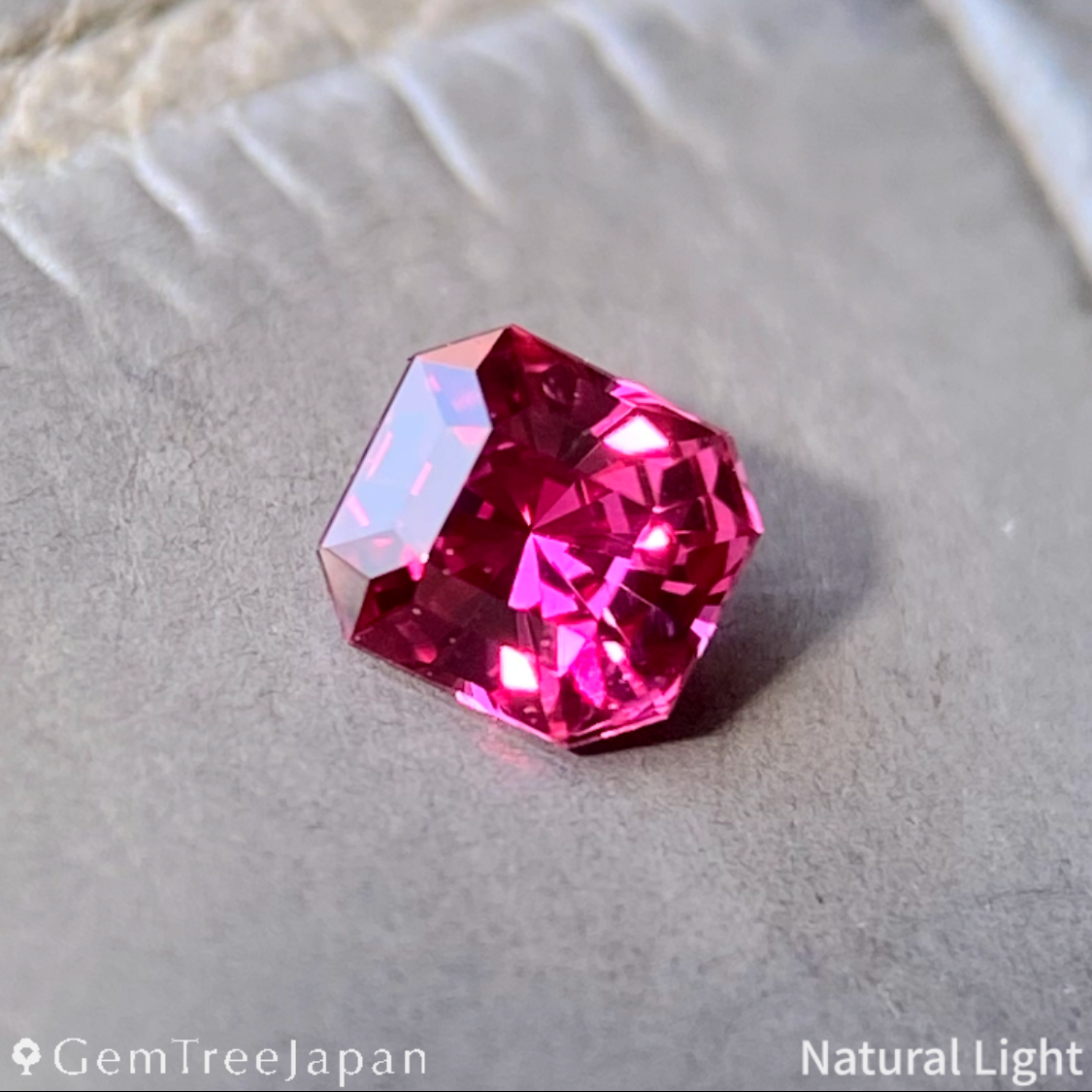 "Narika & Octagon Cube Cut" Ruby 0.207ct / Thailand