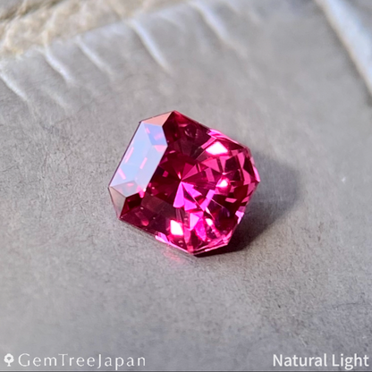 "Narika & Octagon Cube Cut" Ruby 0.207ct / Thailand