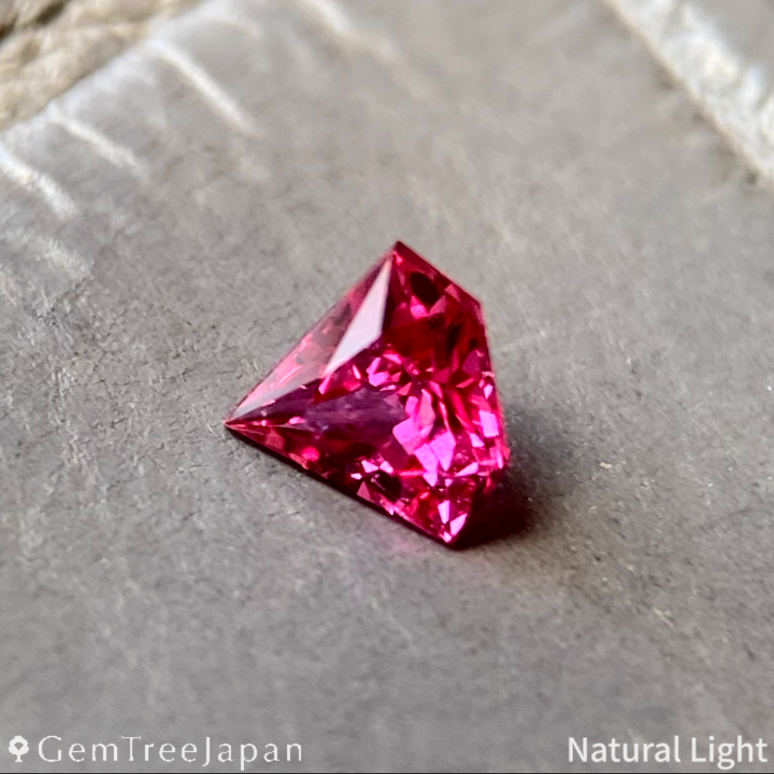 "Gem Shape" Ruby 0.172ct / Thailand