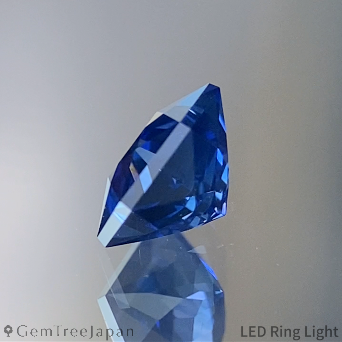 Cornflower Blue Sapphire 0.611ct / Sri Lanka