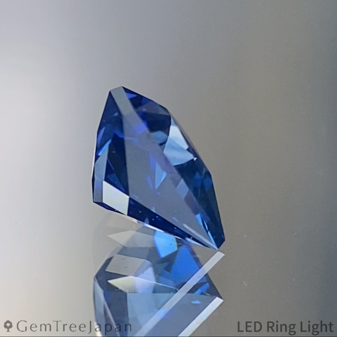 Cornflower Blue Sapphire 0.611ct / Sri Lanka