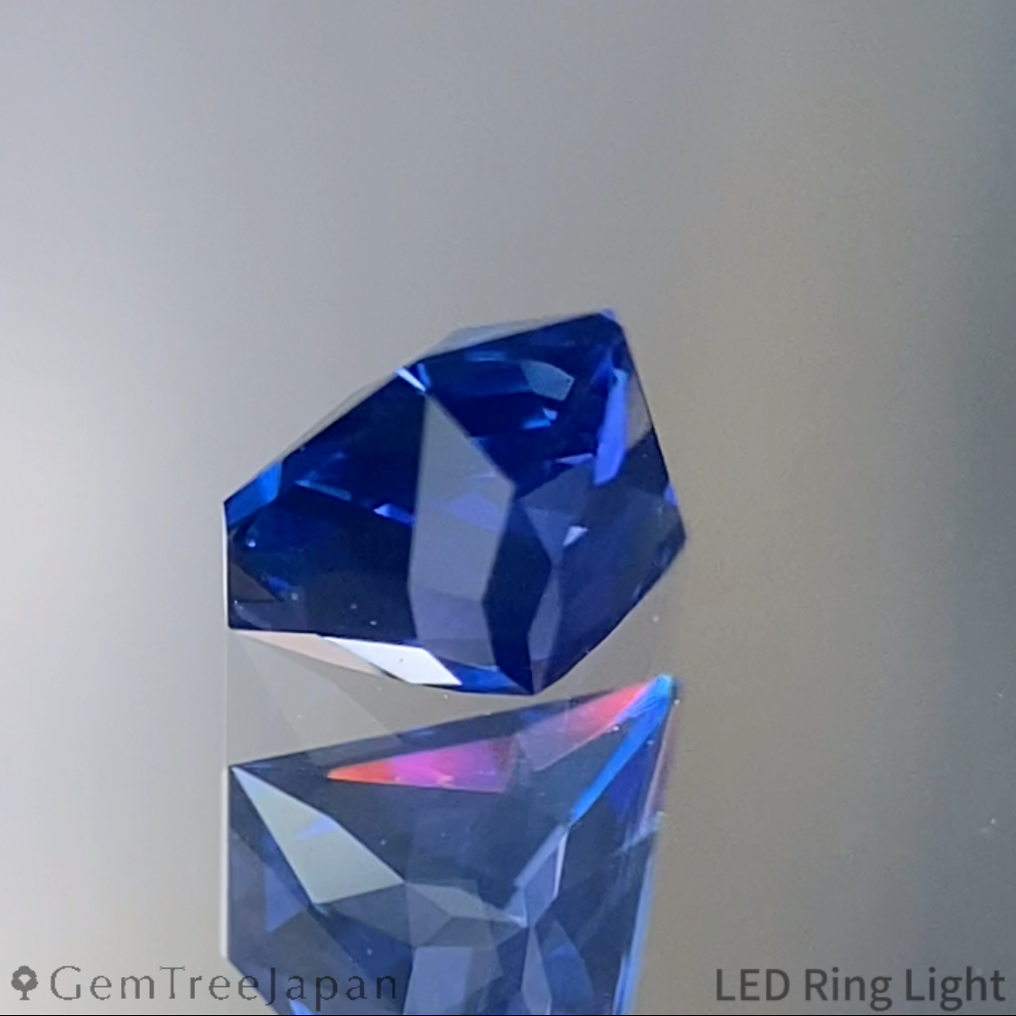 Cornflower Blue Sapphire 0.611ct / Sri Lanka
