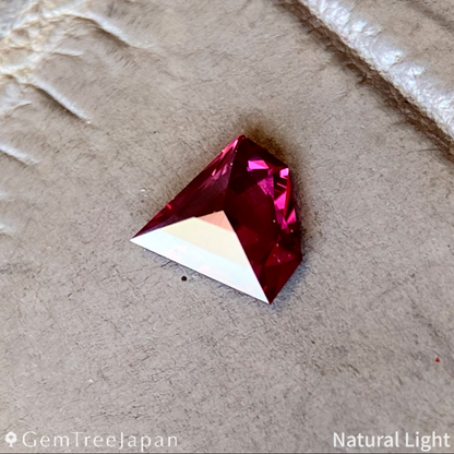 "Gem Shape" Ruby 0.171ct / Thailand