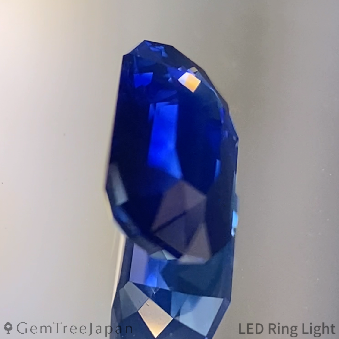 Royal Blue Sapphire 1.250ct / Myanmar