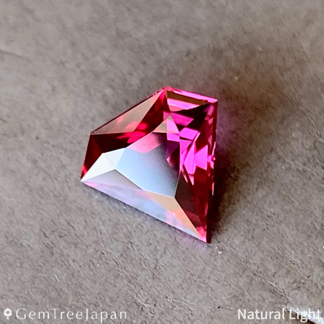 "Gem Shape" Ruby 0.171ct / Thailand