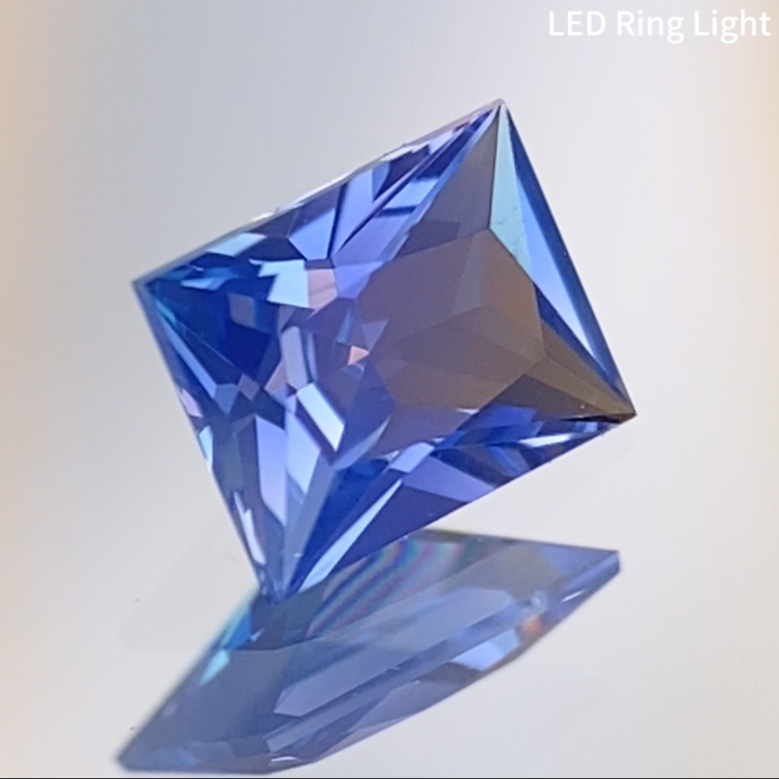 Un-Heat Silky Blue Sapphire 0.42ct / Vietnam