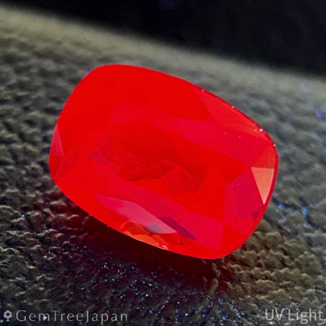 Orangy Red Spinel 0.858ct / Burma