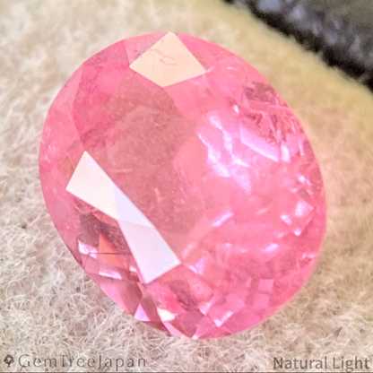 Un-Heat Padparadscha Sapphire 1.013ct / Vietnam