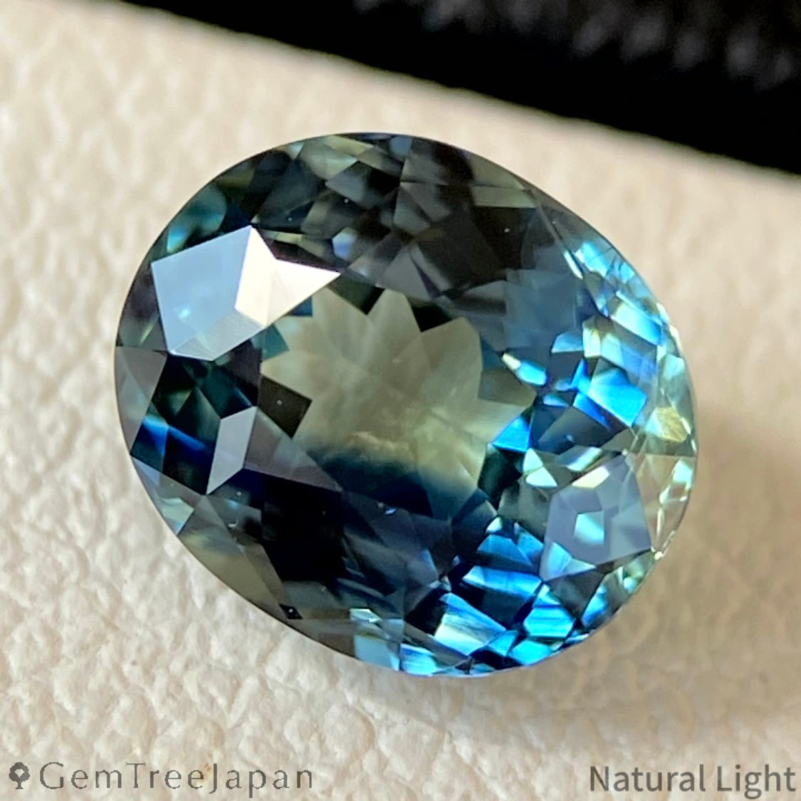 Parti-Color Sapphire 1.375ct / Thailand
