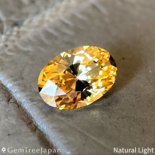 "Narika Cut" Yellow Sapphire 0.461ct / Kanchanaburi (Thailand)