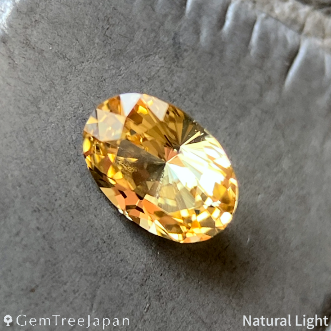 "Narika Cut" Yellow Sapphire 0.461ct / Kanchanaburi (Thailand)