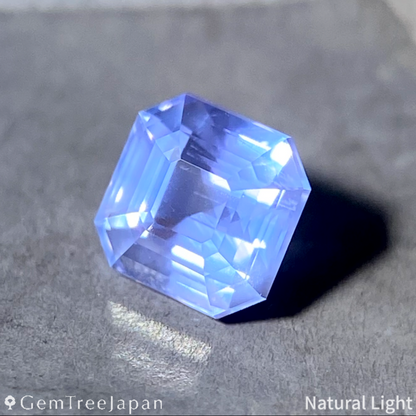 "4-4 Steps" Bulish Light Violet Sapphire 0.621ct / Sri Lanka