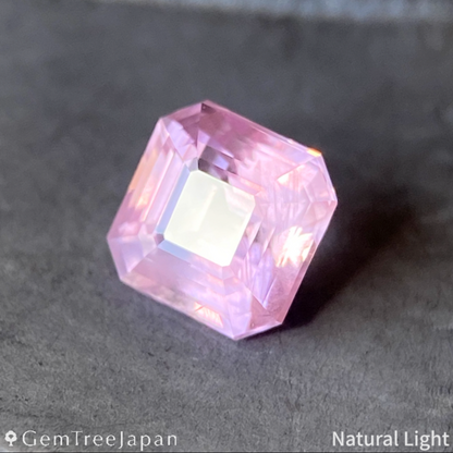"4-5 Steps" Un-Heat Silky Pink Sapphire 0.701ct / Sri Lanka