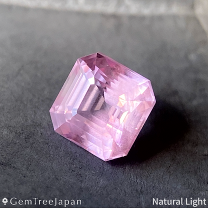 "4-5 Steps" Un-Heat Silky Pink Sapphire 0.701ct / Sri Lanka