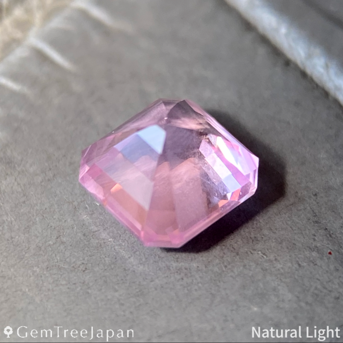 "4-5 Steps" Un-Heat Silky Pink Sapphire 0.701ct / Sri Lanka