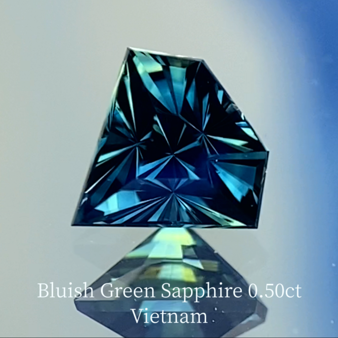 Bluish Green Sapphire 0.507ct / Vietnam