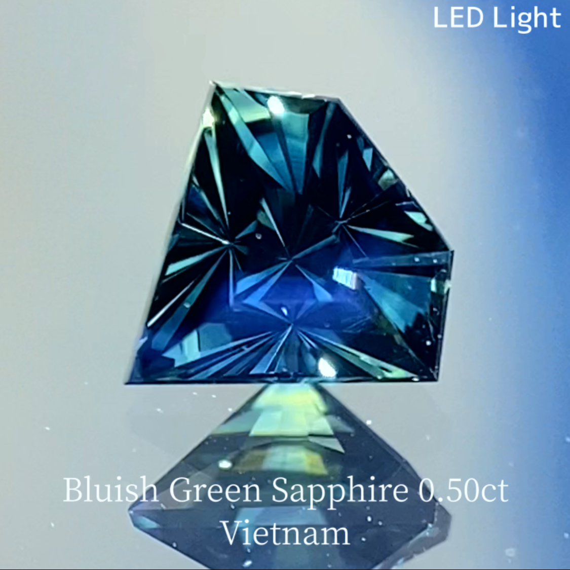 Bluish Green Sapphire 0.507ct / Vietnam