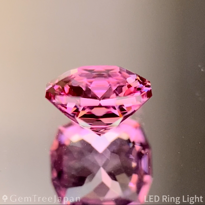Orangy Pink Spinel 0.56ct / Vietnam