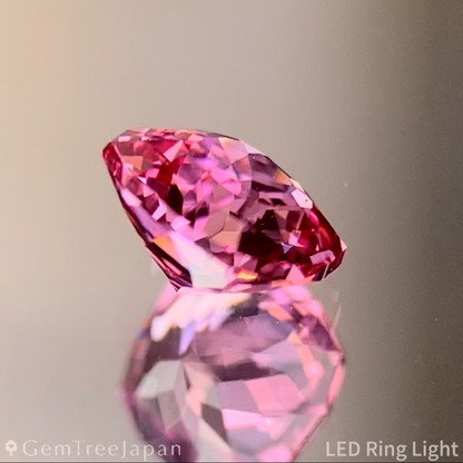 Orangy Pink Spinel 0.56ct / Vietnam
