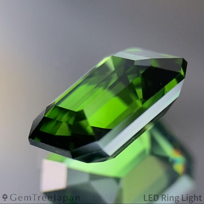 Green Zircon 2.323ct / Madagascar