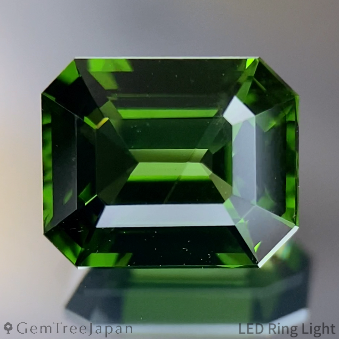 Green Zircon 2.323ct / Madagascar