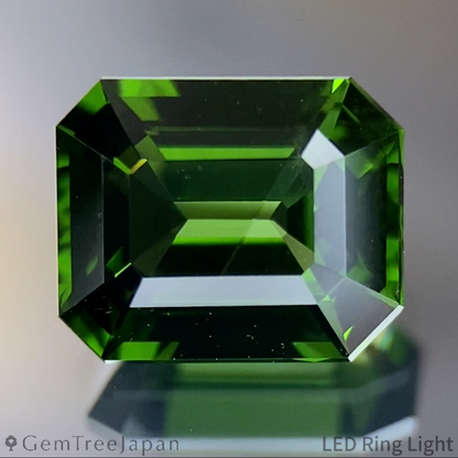 Green Zircon 2.323ct / Madagascar