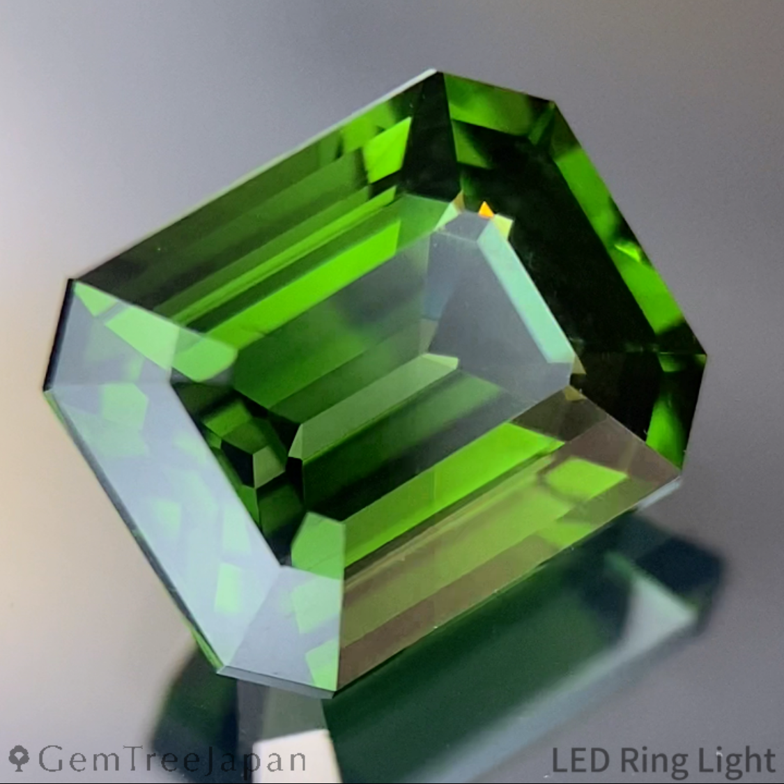 Green Zircon 2.323ct / Madagascar
