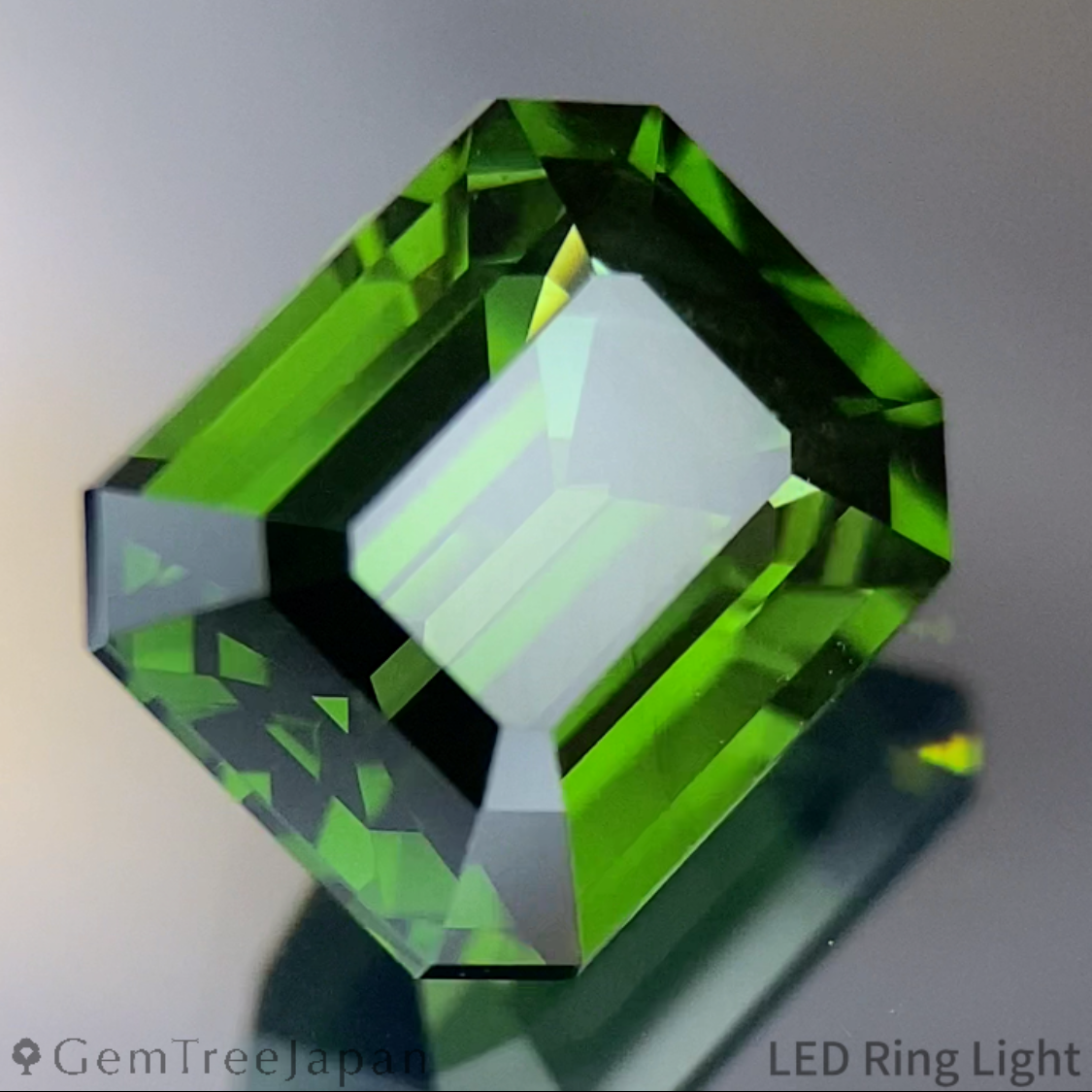 Green Zircon 2.323ct / Madagascar