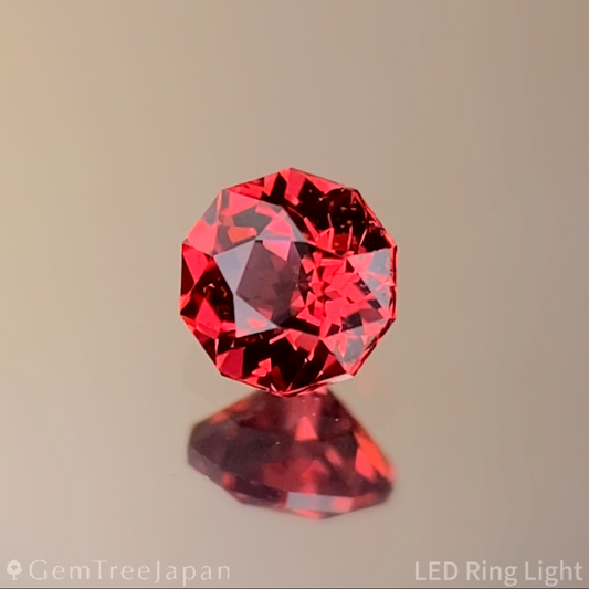 【もう1石ご購入で無料に】Redish Orange Spinel 0.215ct / Vietnam