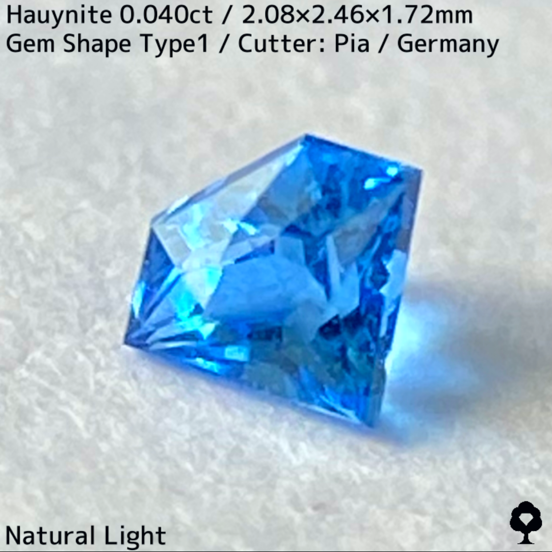 Awinite 0.040ct ★ A gemstone made from beautiful, popping neon blue crystals. A gemstone only available at GTJ.