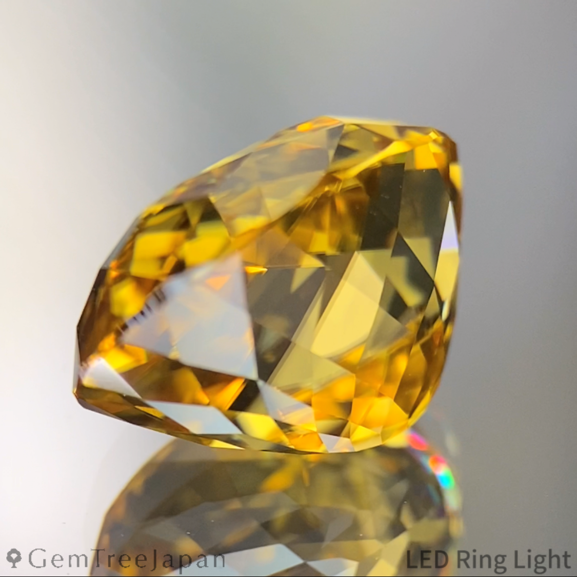 "Gira Cut 128" Yellow Gold Zircon 8.949ct / Madagascar