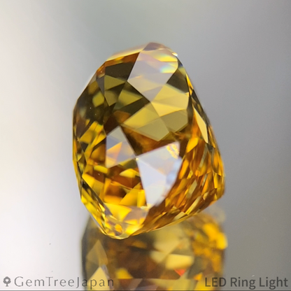 "Gira Cut 128" Yellow Gold Zircon 8.949ct / Madagascar