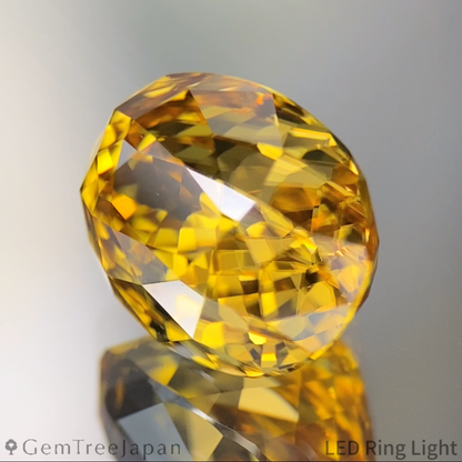 "Gira Cut 128" Yellow Gold Zircon 8.949ct / Madagascar