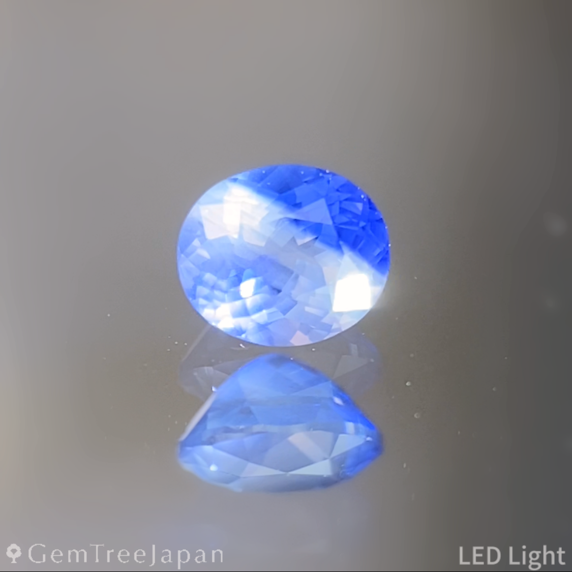 Un-Heat Parti-Color Sapphire 0.241ct / Vietnam