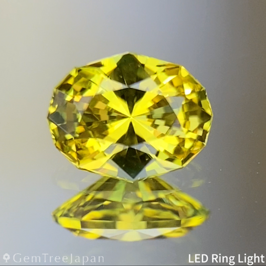 Greenish Yellow Sapphire 0.528ct / Vietnam