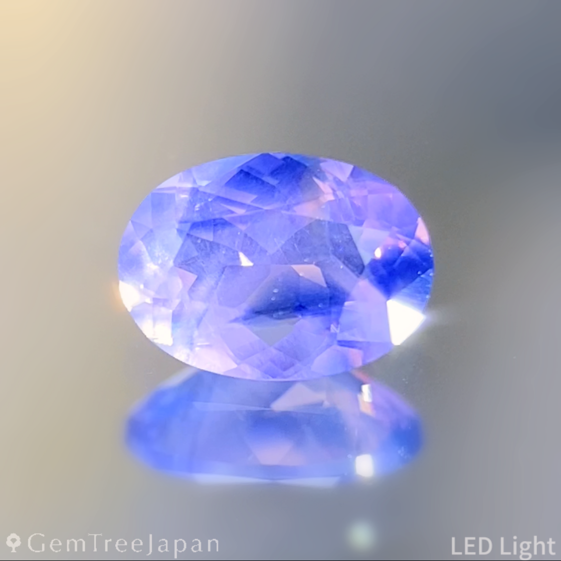 Un-Heat Parti-Color Sapphire 0.415ct / Vietnam