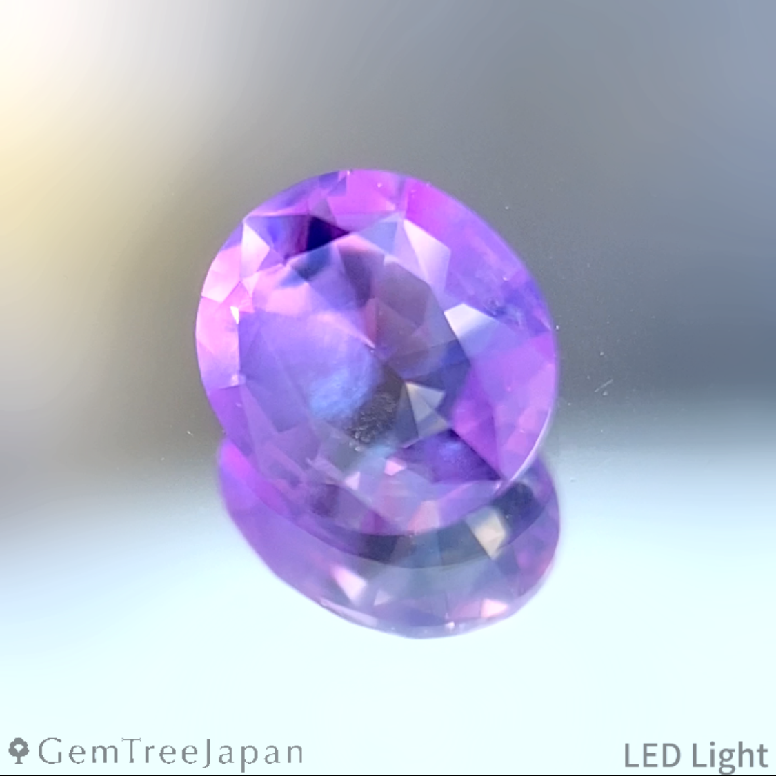 Un-Heat Parti-Color Sapphire 0.326ct / Vietnam