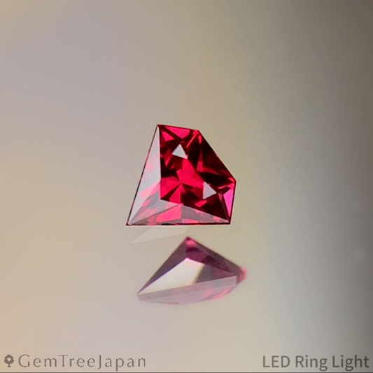 Pigeon Blood Ruby 0.096ct / Thailand